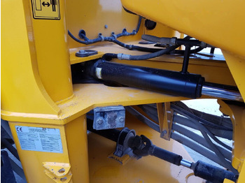 Cargadora de ruedas JCB 427 ZXT4: foto 5