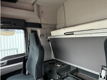 Foto del interior 1: Camión MAN TGX 18.360 4x2 LL TGX 18.360 4x2 LL, XLX-Fahrerhaus Foto del interior 1: Camión MAN TGX 18.360 4x2 LL TGX 18.360 4x2 LL, XLX-Fahrerhaus