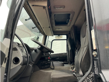 Foto del interior 1: Camión portacontenedor de cadenas DAF CF 290 4x2 CF 290 4x2, Tele-Absetzer Foto del interior 1: Camión portacontenedor de cadenas DAF CF 290 4x2 CF 290 4x2, Tele-Absetzer