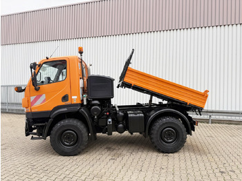 Furgoneta Unimog U 20 4x4 U 20 4x4, Kipper, Zapfwelle, Winterdienstausstattung, 2x AHK: foto 2 Furgoneta Unimog U 20 4x4 U 20 4x4, Kipper, Zapfwelle, Winterdienstausstattung, 2x AHK: foto 2