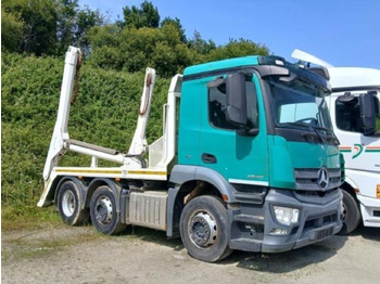Camión portacontenedor de cadenas MERCEDES-BENZ Antos 2540