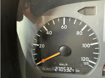 Camión caja cerrada Mercedes-Benz Atego 818 L 4x2 Atego 818 L 4x2, Getränkekoffer, 2x AHK: foto 4