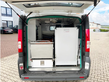 Ambulancia Renault Trafik 2.0 dCi115 4x2 Trafik 2.0 dCi115 4x2, Krankentransporter: foto 2