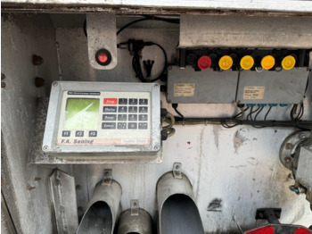 Semirremolque cisterna Schrader Z-STA 24-42.7/4 Tankauflieger Z-STA 24-42.7/4, 4 Kammern, ca. 42700l, 2x Liftachse, Oben-/Untenbefüllung: foto 3