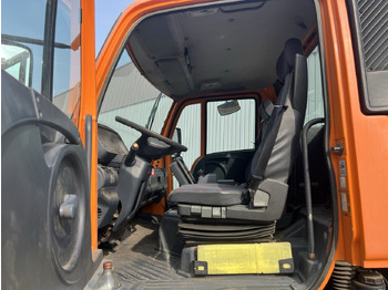 Foto del interior 1: Camión volquete, Vehículo municipal Unimog U 300 4x4 U 300 4x4, Kipper, Kommunalhydraulik, VarioPilot, Zapfwelle Foto del interior 1: Camión volquete, Vehículo municipal Unimog U 300 4x4 U 300 4x4, Kipper, Kommunalhydraulik, VarioPilot, Zapfwelle