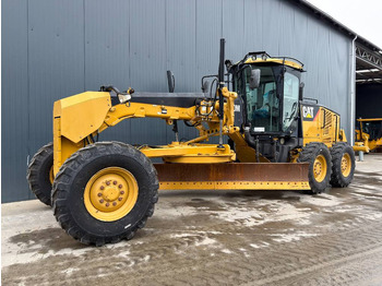 Grader CATERPILLAR 140M