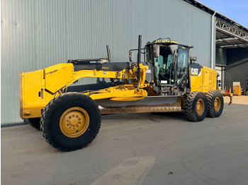 Grader CATERPILLAR 140M