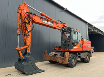 Excavadora de ruedas DOOSAN DX210