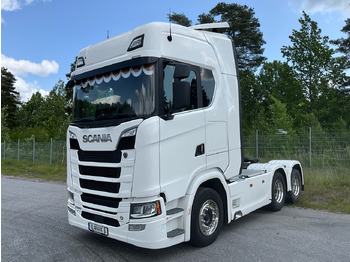 Camión SCANIA S 580