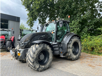 Tractor VALTRA T174