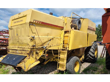 Cosechadora de granos New Holland TX36: foto 4