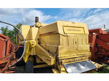 Cosechadora de granos New Holland TX36: foto 3