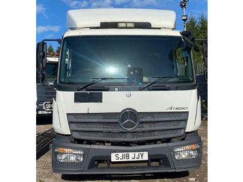 Camión caja cerrada Mercedes Atego 816: foto 2