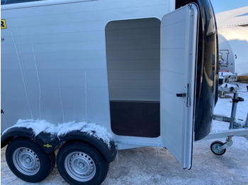 Remolque caja cerrada HUMBAUR