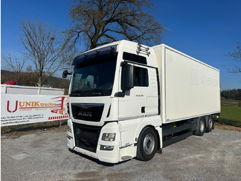 Camión caja cerrada MAN TGX 26.440