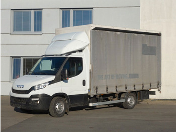 Furgoneta con lona IVECO Daily
