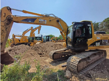 Excavadora de cadenas CATERPILLAR 318