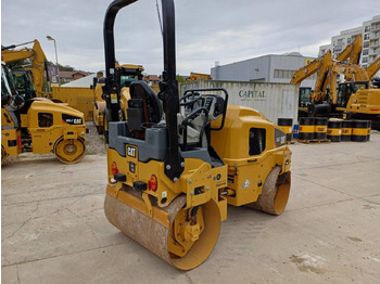 Apisonadora de asfalto CAT CB2.7LRC: foto 3 Apisonadora de asfalto CAT CB2.7LRC: foto 3