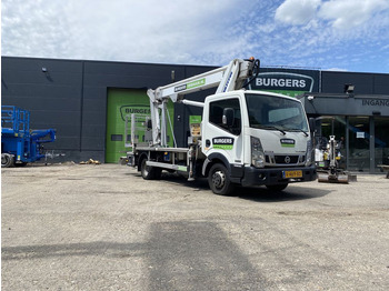Camión con plataforma elevadora NISSAN