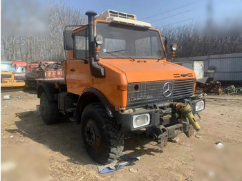 Camión chasis UNIMOG
