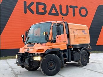 Barredora vial UNIMOG U300
