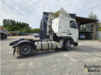 Cabeza tractora Volvo FH12: foto 4