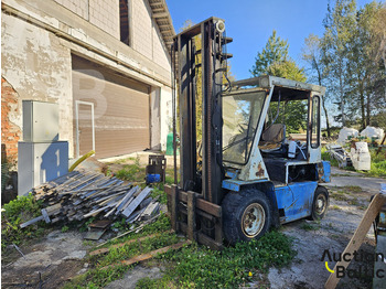 Carretilla elevadora CATERPILLAR