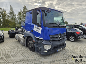 Camión chasis MERCEDES-BENZ Actros 1843