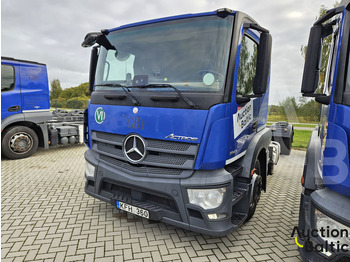 Camión chasis Mercedes-Benz Actros 1843: foto 2