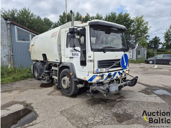 Barredora vial VOLVO FL