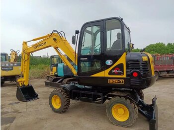 Excavadora de ruedas HYUNDAI