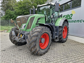 Tractor FENDT 826 Vario