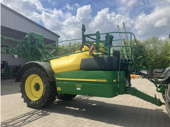 Pulverizador arrastrado JOHN DEERE