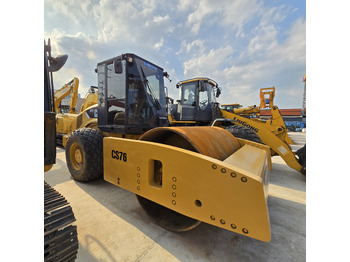 Apisonadora de asfalto CATERPILLAR