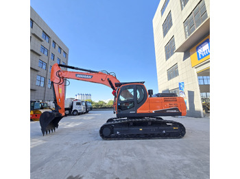 Excavadora DOOSAN DX225