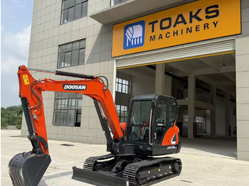 Miniexcavadora DOOSAN DX75
