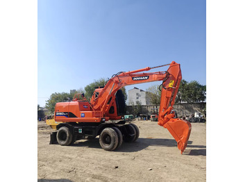 Excavadora de ruedas DOOSAN DH150W