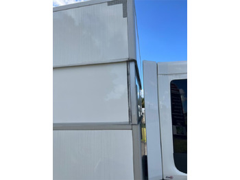 Camión caja cerrada Volvo FL 250 16 ton: foto 3