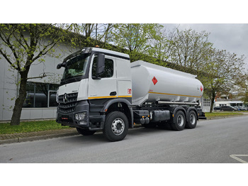 Leasing de MERCEDES-BENZ Actros 3340 ADR Euro 3 MERCEDES-BENZ Actros 3340 ADR Euro 3: foto 4 Leasing de MERCEDES-BENZ Actros 3340 ADR Euro 3 MERCEDES-BENZ Actros 3340 ADR Euro 3: foto 4