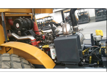 Apisonadora de asfalto XCMG CV123 used 12ton single drum vibratory compactor price: foto 5