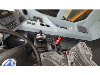 Leasing de  XCMG Official Second Hand Chinese Tipper Truck 72 Ton XDR80TE  Mining Dump Truck Price XCMG Official Second Hand Chinese Tipper Truck 72 Ton XDR80TE  Mining Dump Truck Price: foto 5