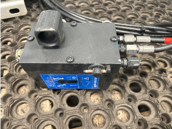 Cilindro hidráulico nuevo IVECO EUROCARGO 75E MLC CABIN LIFTING KIT: foto 3