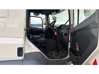 Camión caja cerrada DAF CF 340: foto 5