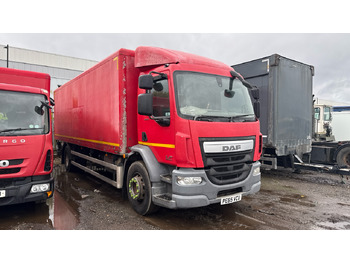 Camión caja cerrada DAF LF 220