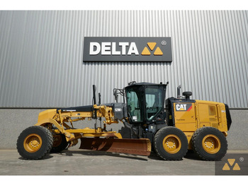Grader CATERPILLAR 12M3