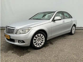 Sedan MERCEDES-BENZ
