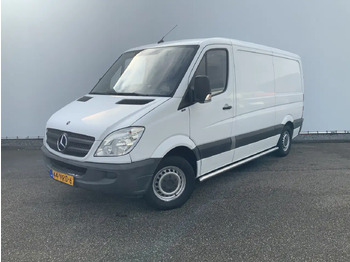 Furgón MERCEDES-BENZ Sprinter 211