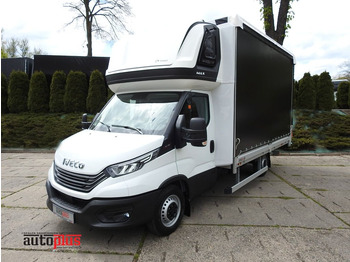 Furgoneta con lona IVECO Daily 35s18