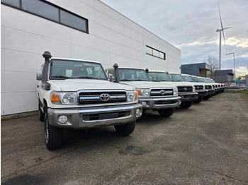 Coche TOYOTA Land Cruiser