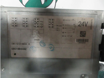 Sistema eléctrico para Camión Iveco 5801684492 TACHOGRAAF EURO 6 HI WAY MODEL 2018: foto 5 Sistema eléctrico para Camión Iveco 5801684492 TACHOGRAAF EURO 6 HI WAY MODEL 2018: foto 5